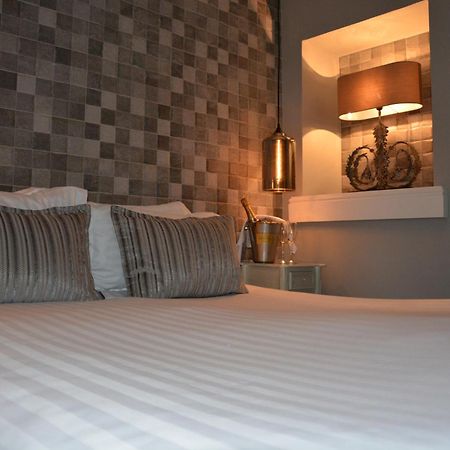 Lakes Hotel & Spa Bowness-on-Windermere Rom bilde A bedroom at the hotel