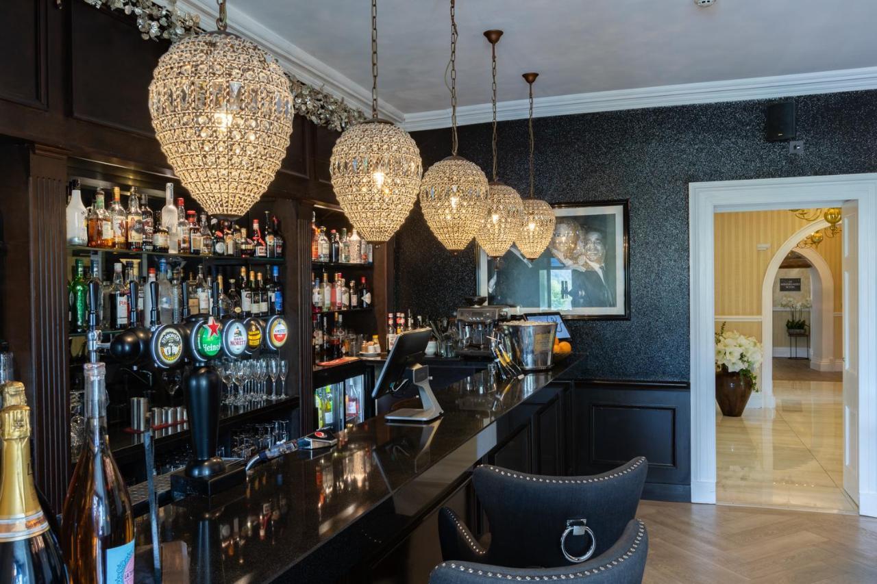 Lakes Hotel & Spa Bowness-on-Windermere Eksteriør bilde The bar at the hotel