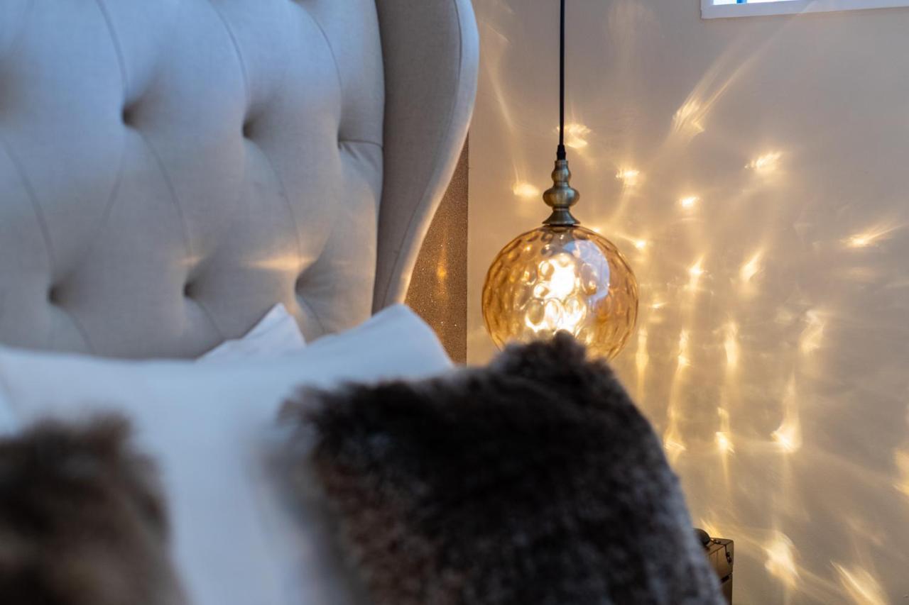 Lakes Hotel & Spa Bowness-on-Windermere Eksteriør bilde A light bulb
